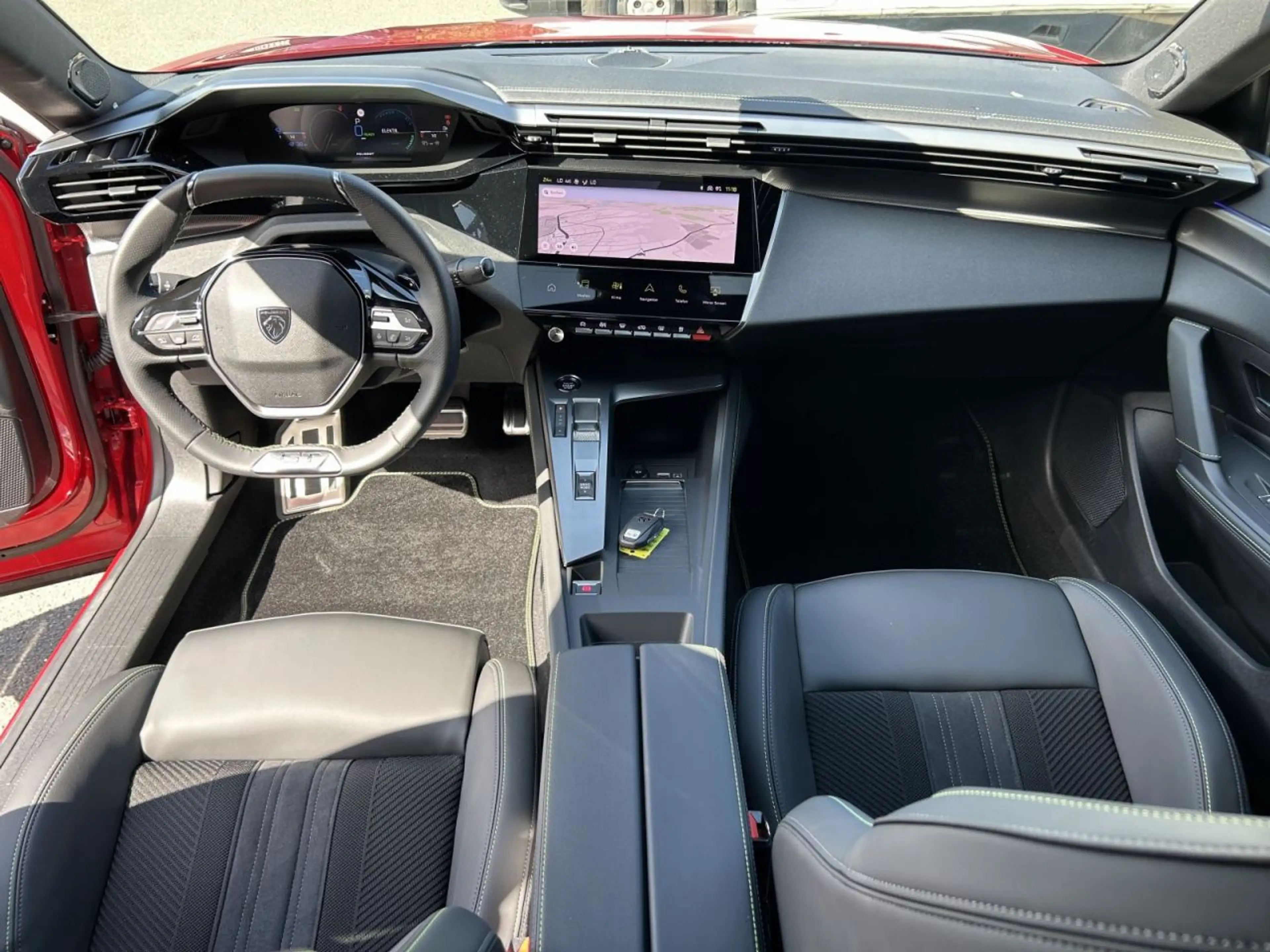 Peugeot 408 GT Plug-In Hybr. 225 e-EAT 8 — photo 10