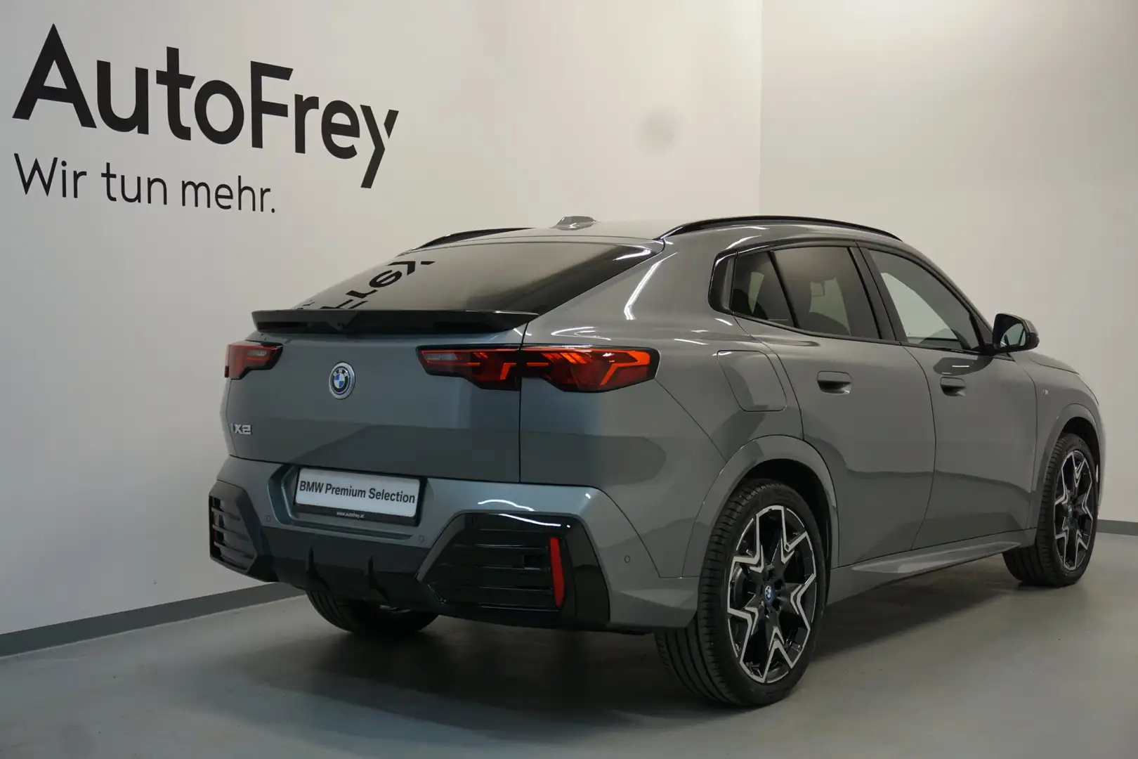 BMW iX2 iX2 eDrive20 Grau - 2