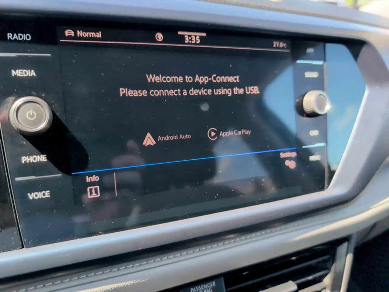 Volkswagen Taos снимка Volkswagen Taos