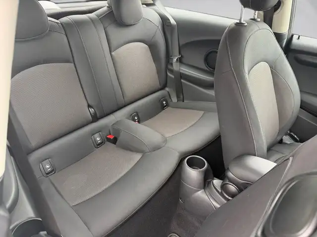 Mini Hatch view 19