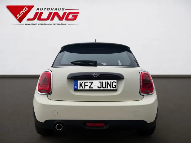 Mini Hatch view 5