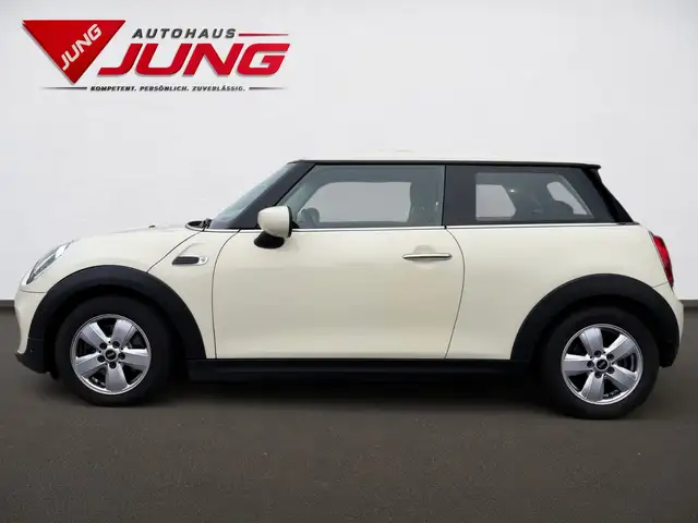Mini Hatch view 3
