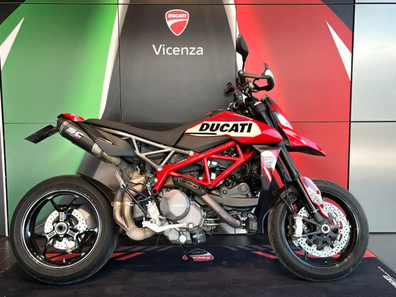 Ducati Hypermotard 950