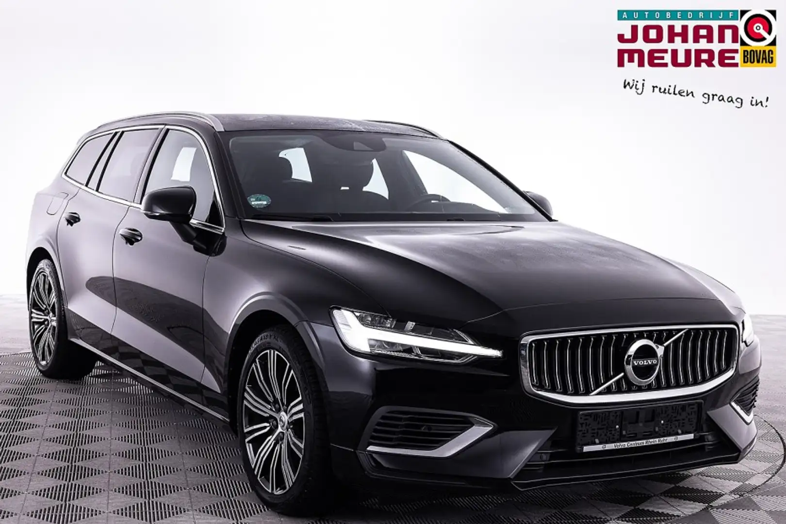 Volvo V60 T6 AWD Recharge Inscription | LEDER | Trekhaak | P Zwart - 1