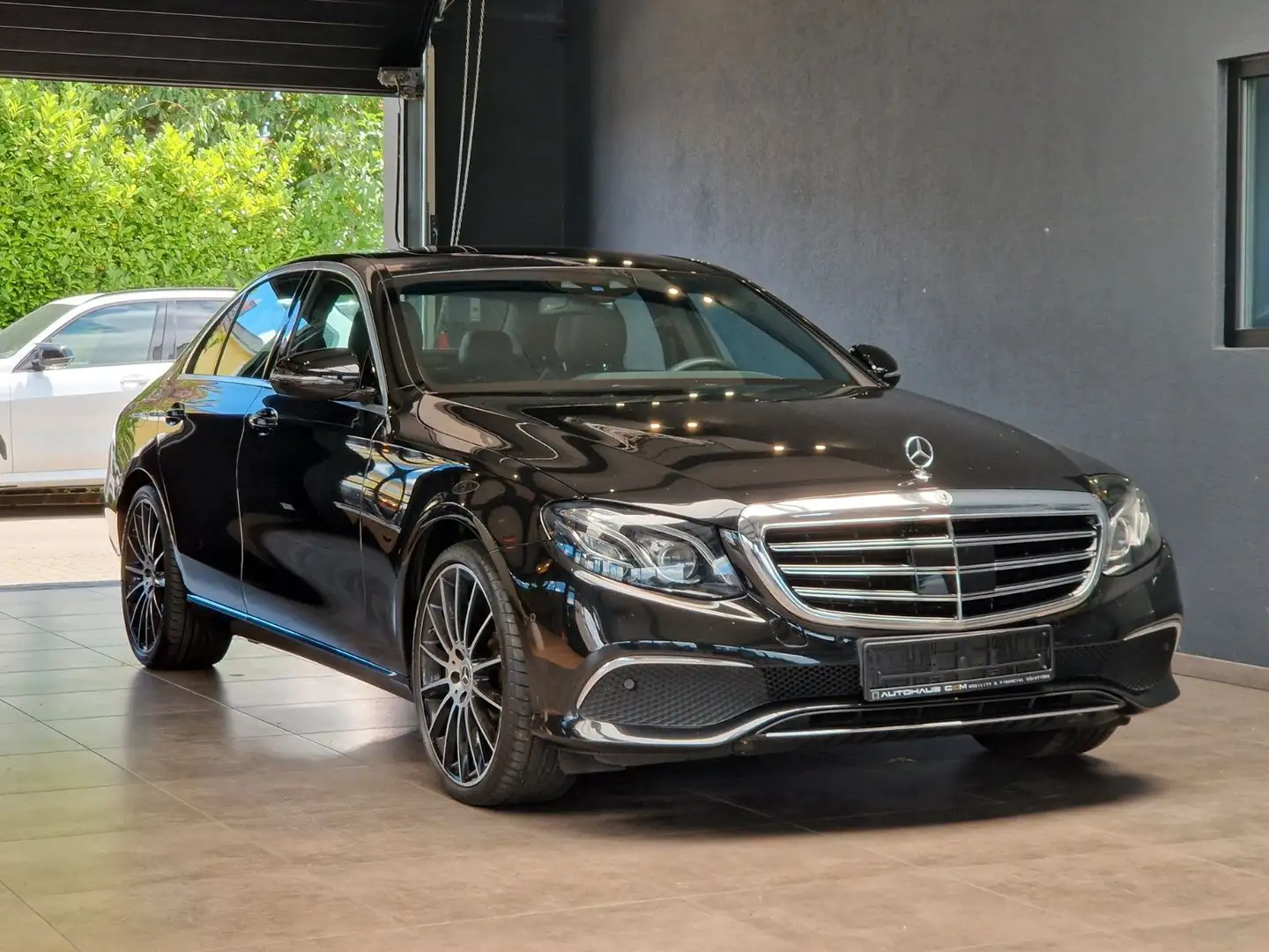 Mercedes-Benz E 450 4Matic*9G*Avantgarde*Burmester*LED*Wide Noir - 1