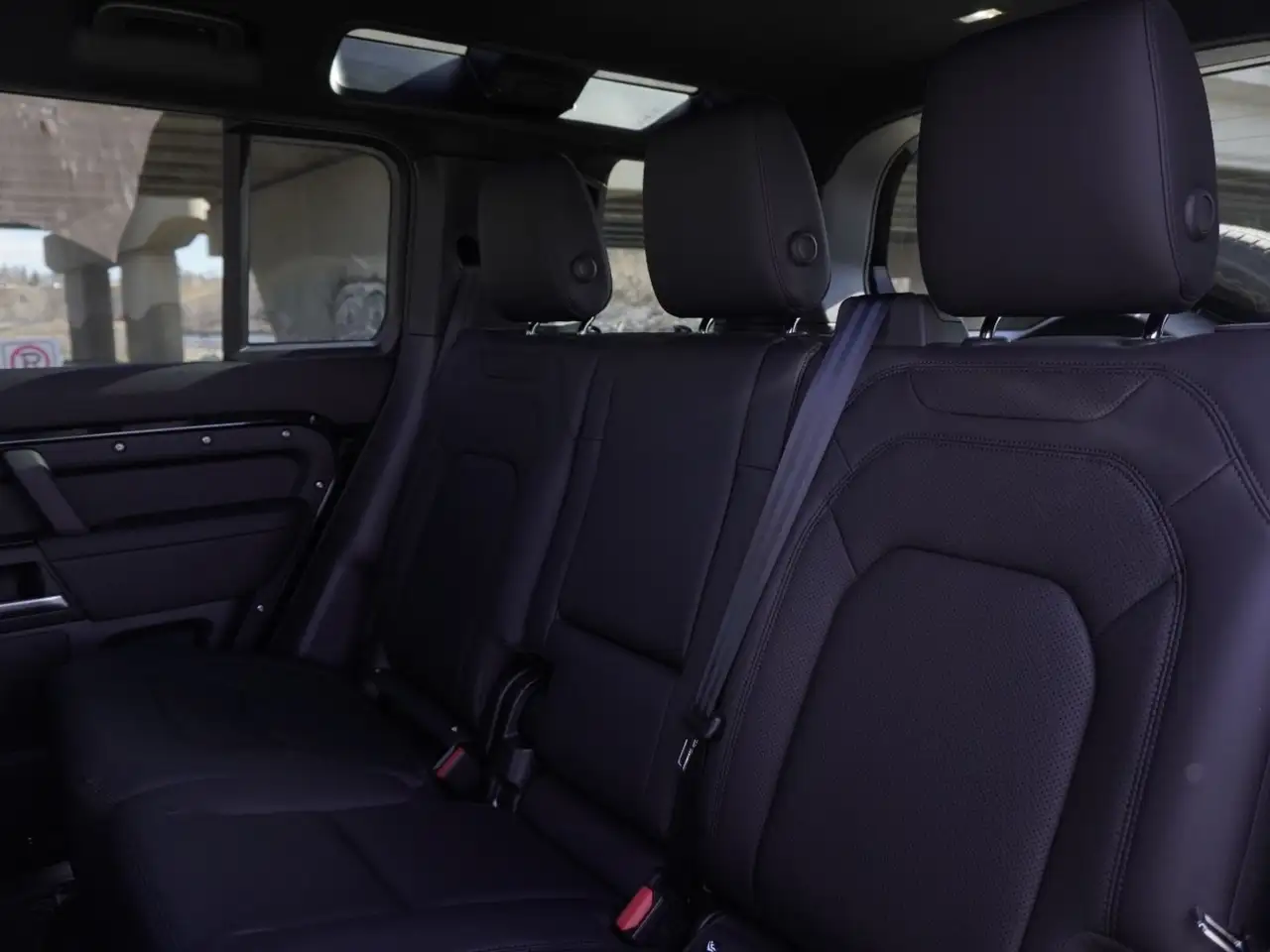 Land Rover Defender снимка Land Rover Defender