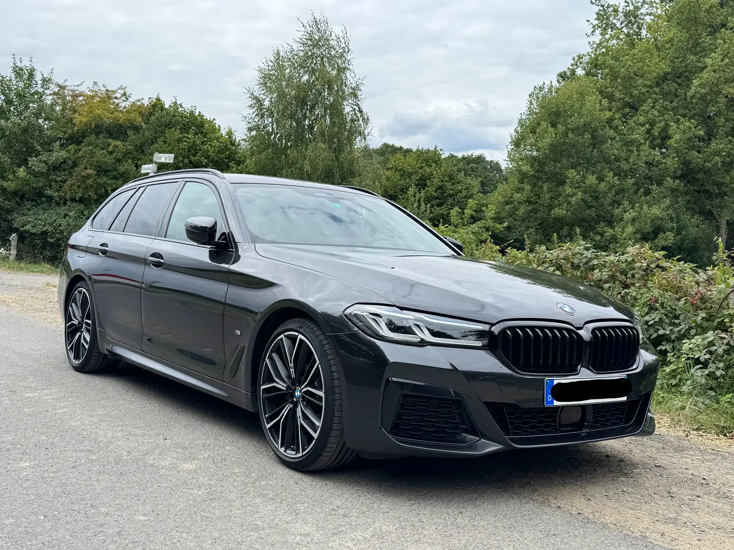 BMW 520 520i Touring Aut. Luxury Line Grau - 1
