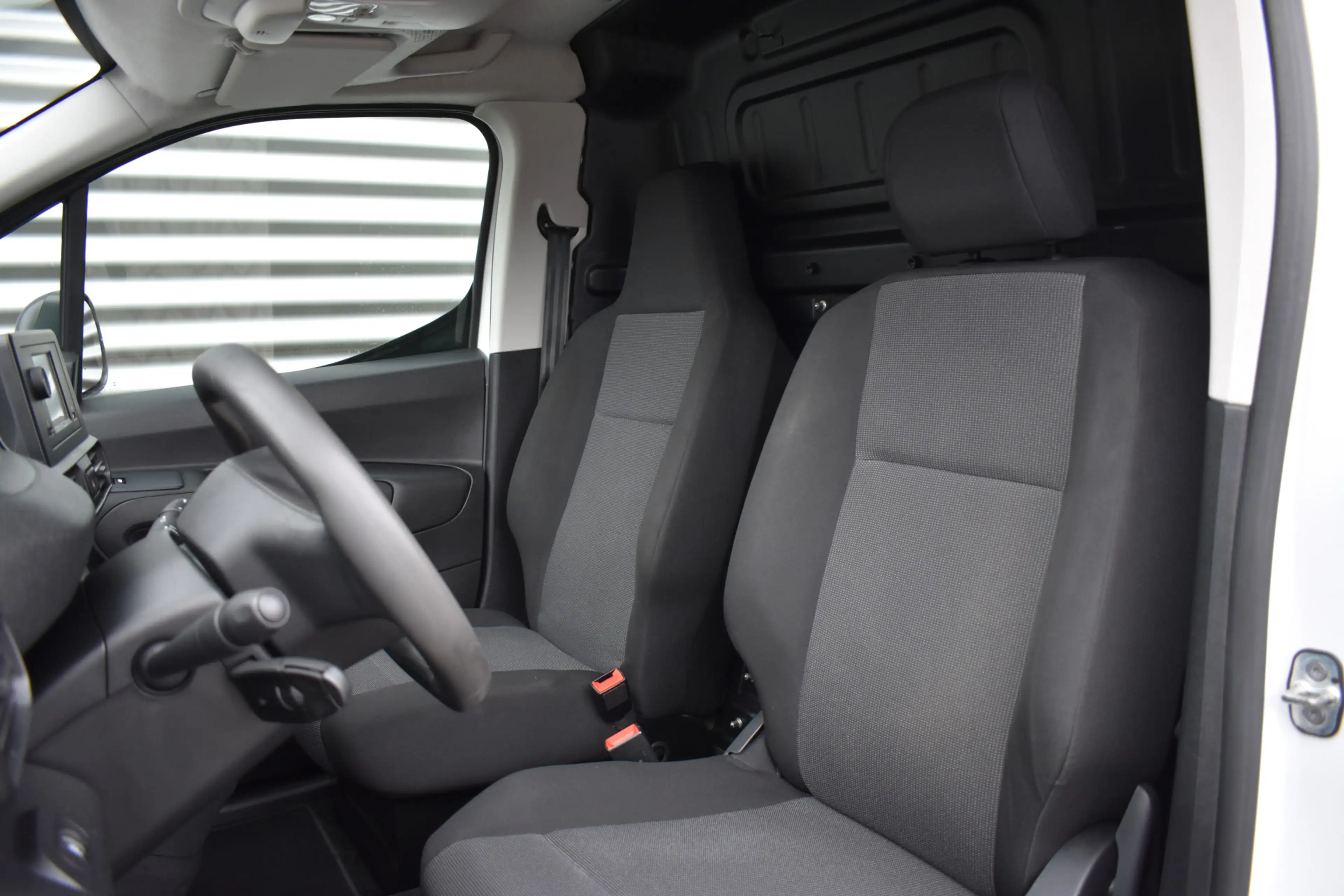 Peugeot Partner e-Partner Pro 50 kWh Airco | Cruise | Bluetooth — photo 4