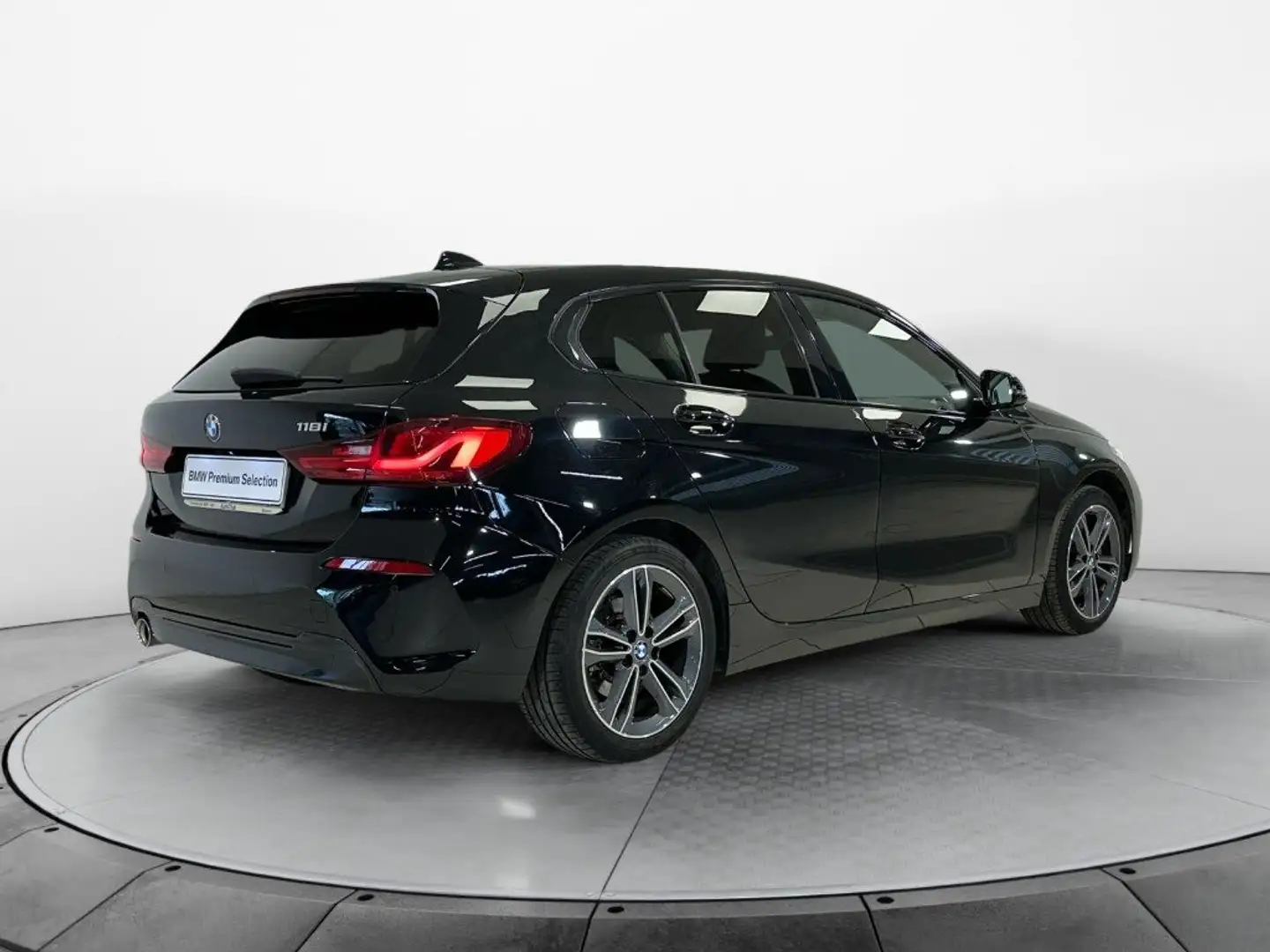 BMW 118 i Sport Zwart - 2
