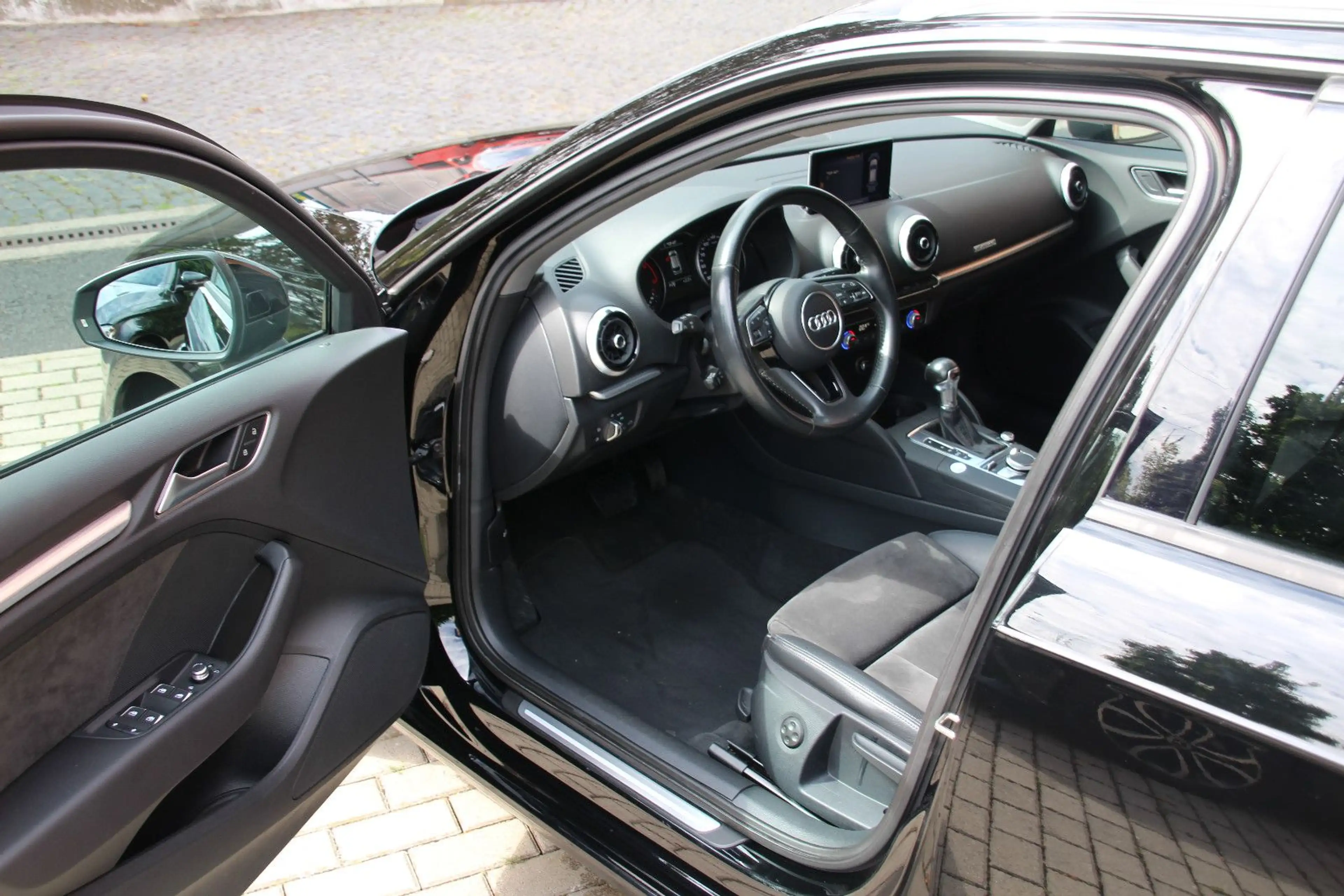 Audi A3 Sportback 40 TDI quattro sport — photo 9
