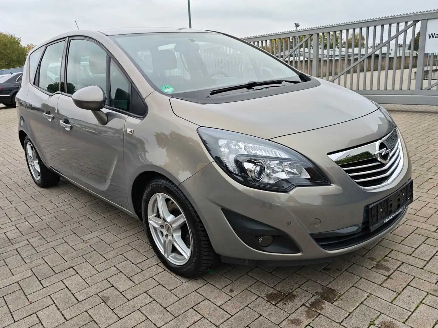 Opel Meriva Innovation TÜV NEU Beige - 1