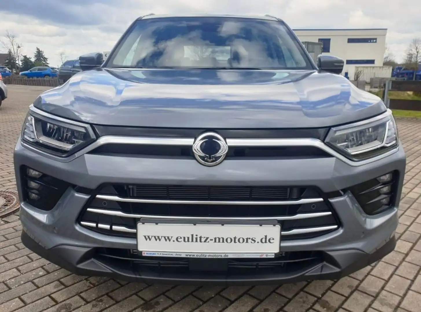 SsangYong Korando 1.5 T-GDi 2WD Sondermodell Ruby (CW) Grau - 2