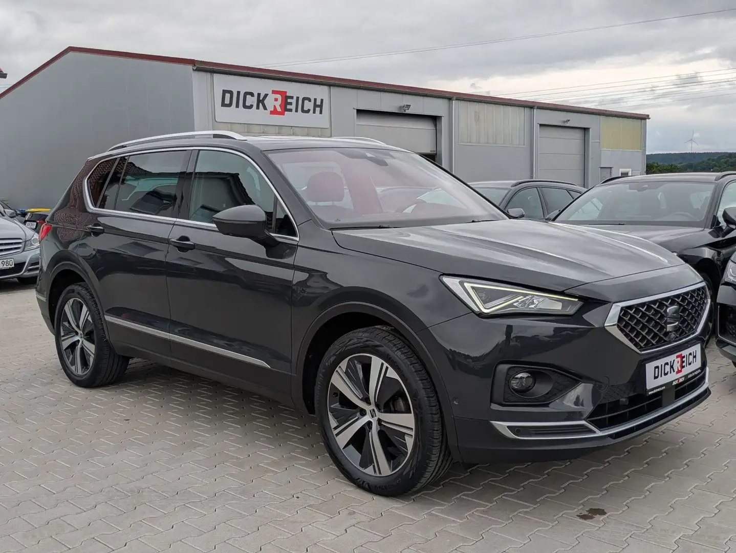 SEAT Tarraco 2.0 TDI Xcellence PANO*AHK*LED*360*BEATS Grau - 1