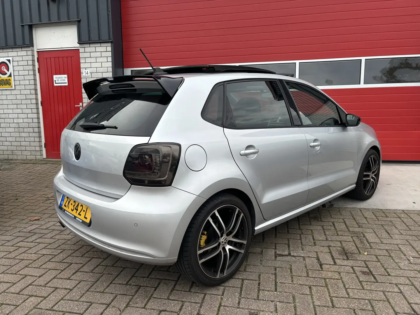 Volkswagen Polo 1.2 TSI 105PK Highline PANORAMADAK / GR SCHERM / S Szary - 2