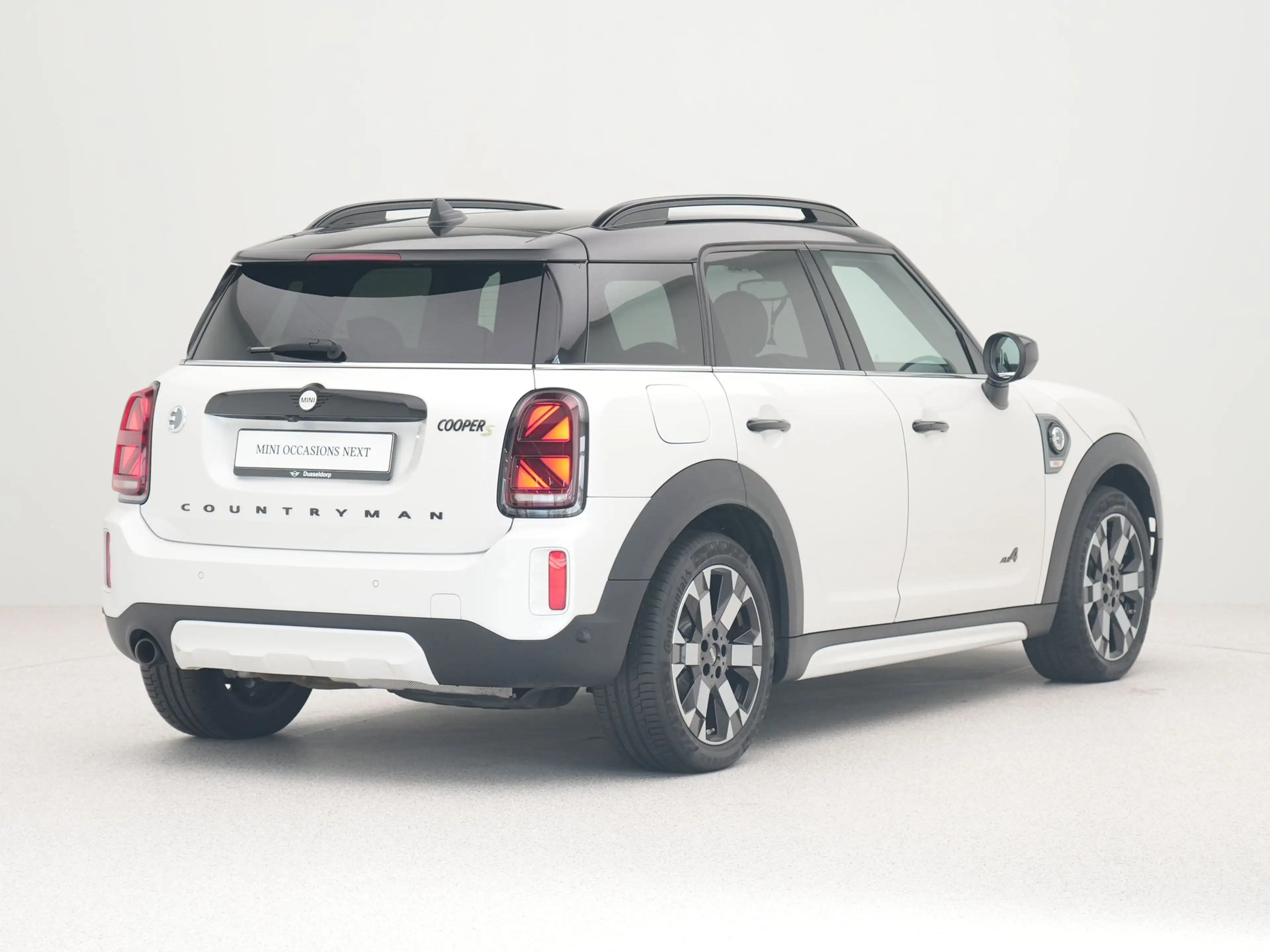 MINI Cooper SE Countryman ALL4 Untamed Edition — photo 8