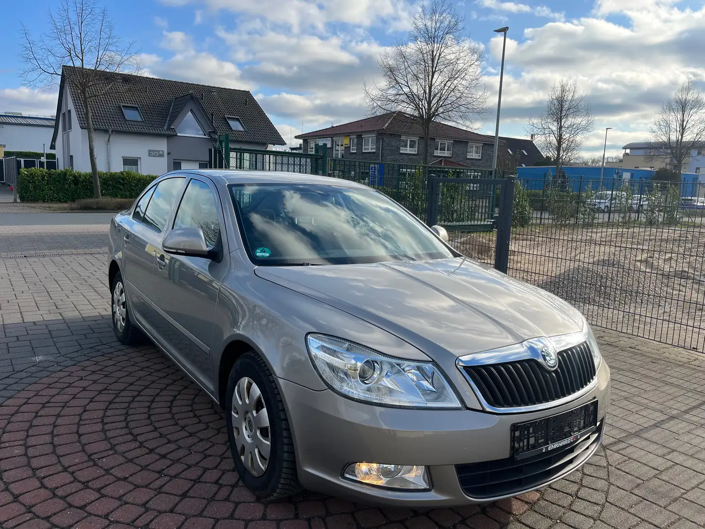 Skoda Octavia 1.4 TSI Impuls Edition AUTOMATIK+TEMPOMAT+SHZ Beige - 2