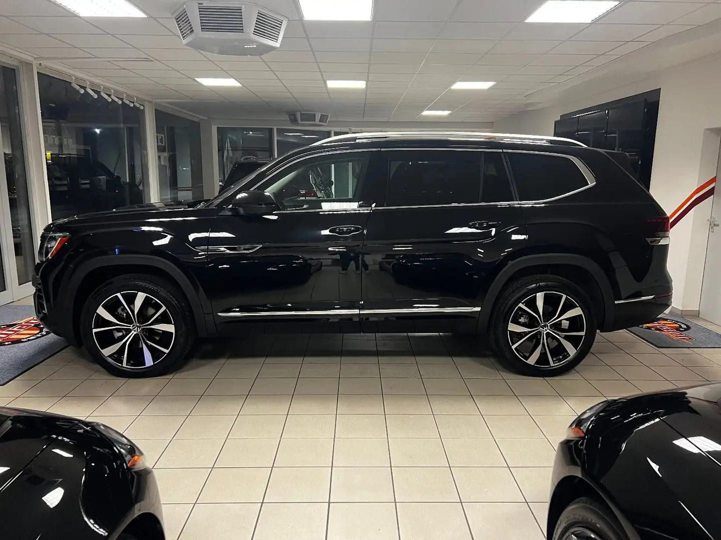 Volkswagen 2025 ATLAS 2.0 SEL PREMIUM R-LINE WELTNEUHEIT Nero - 1