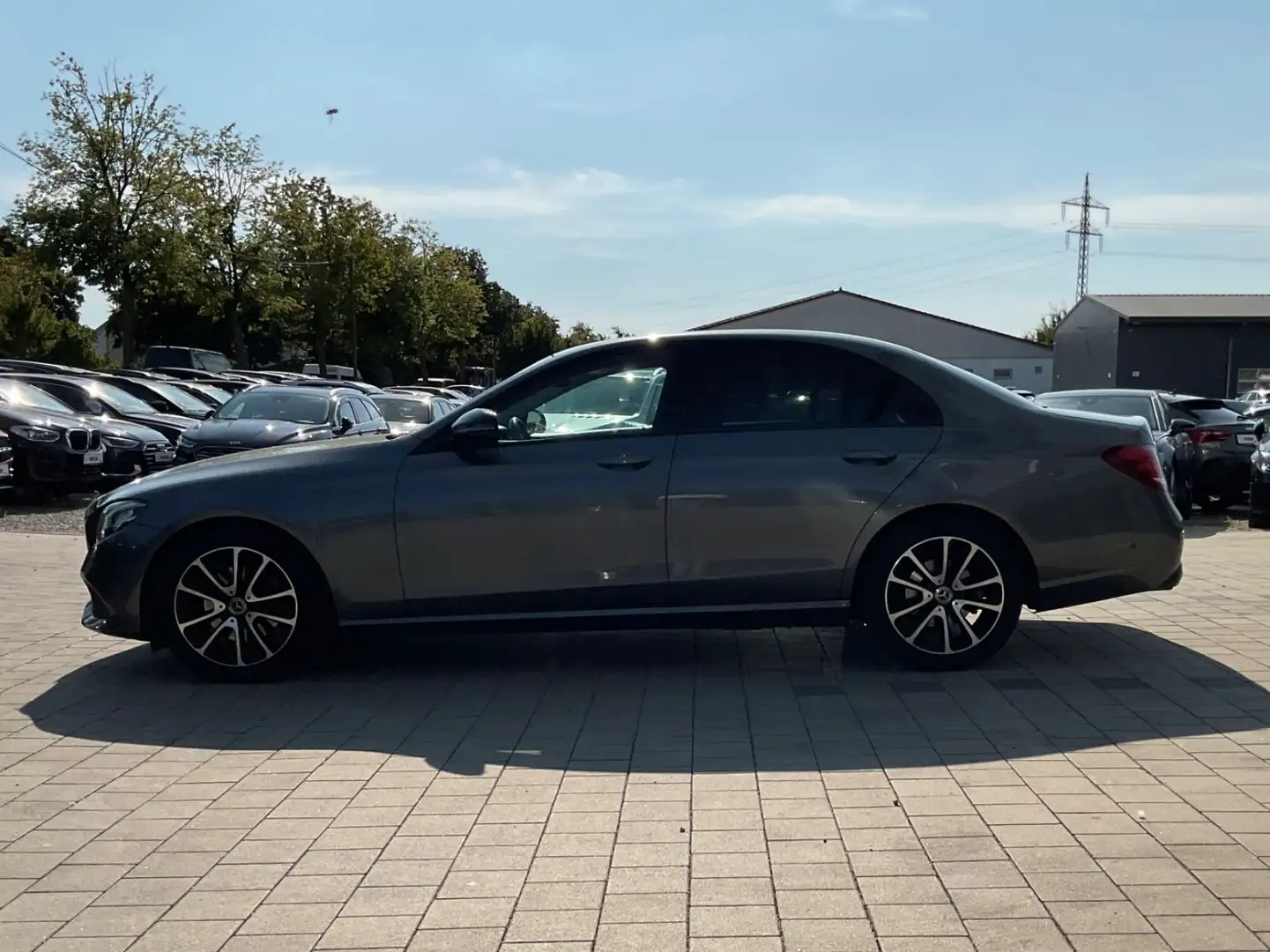 Mercedes-Benz E 220 E-Klasse Lim. Alu Klima Navi Leder RFK SHZ Gri - 2