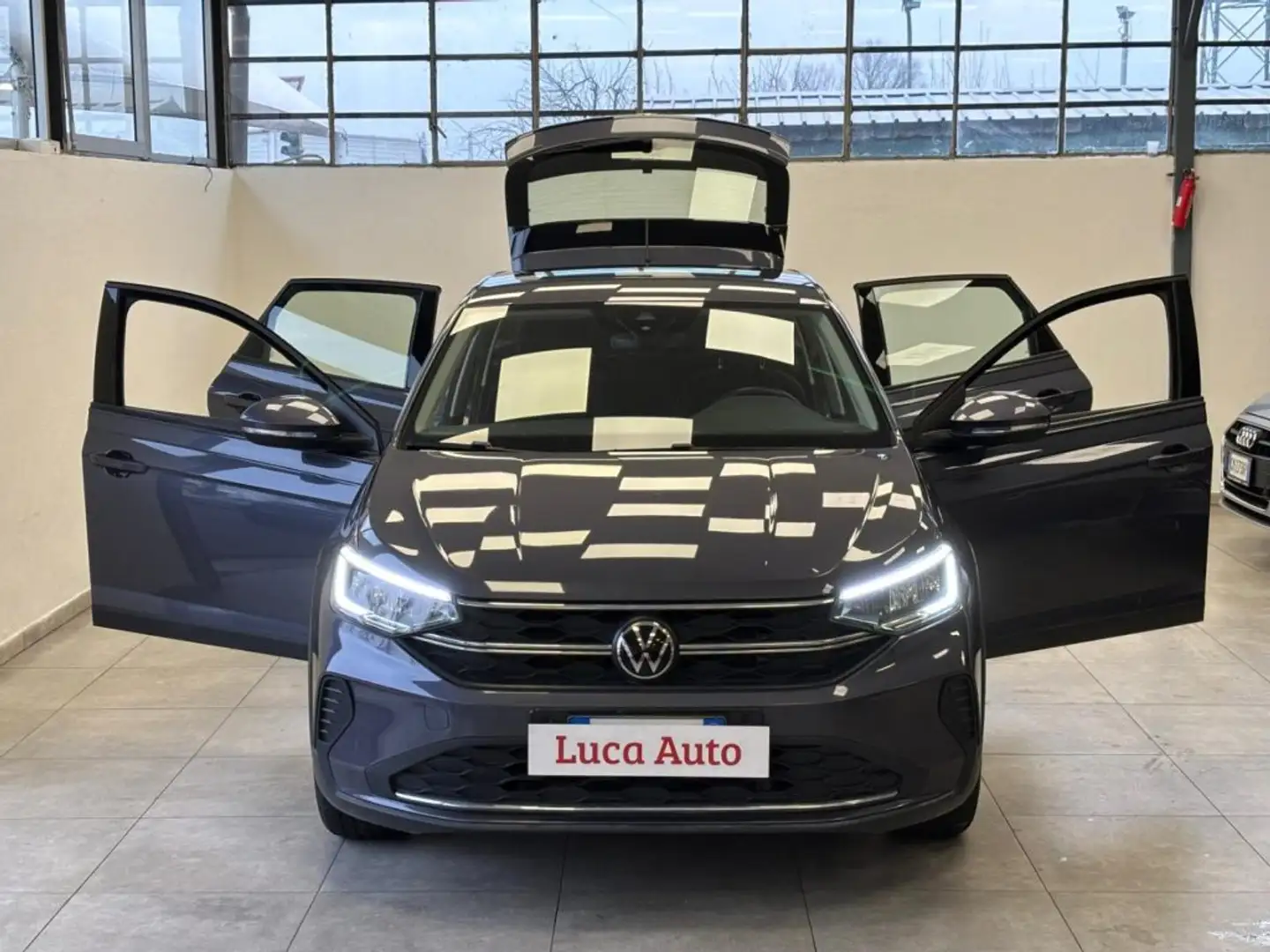 Volkswagen Taigo 1.0 TSI 110CV DSG *UNICO PROPRIETARIO* Grigio - 2