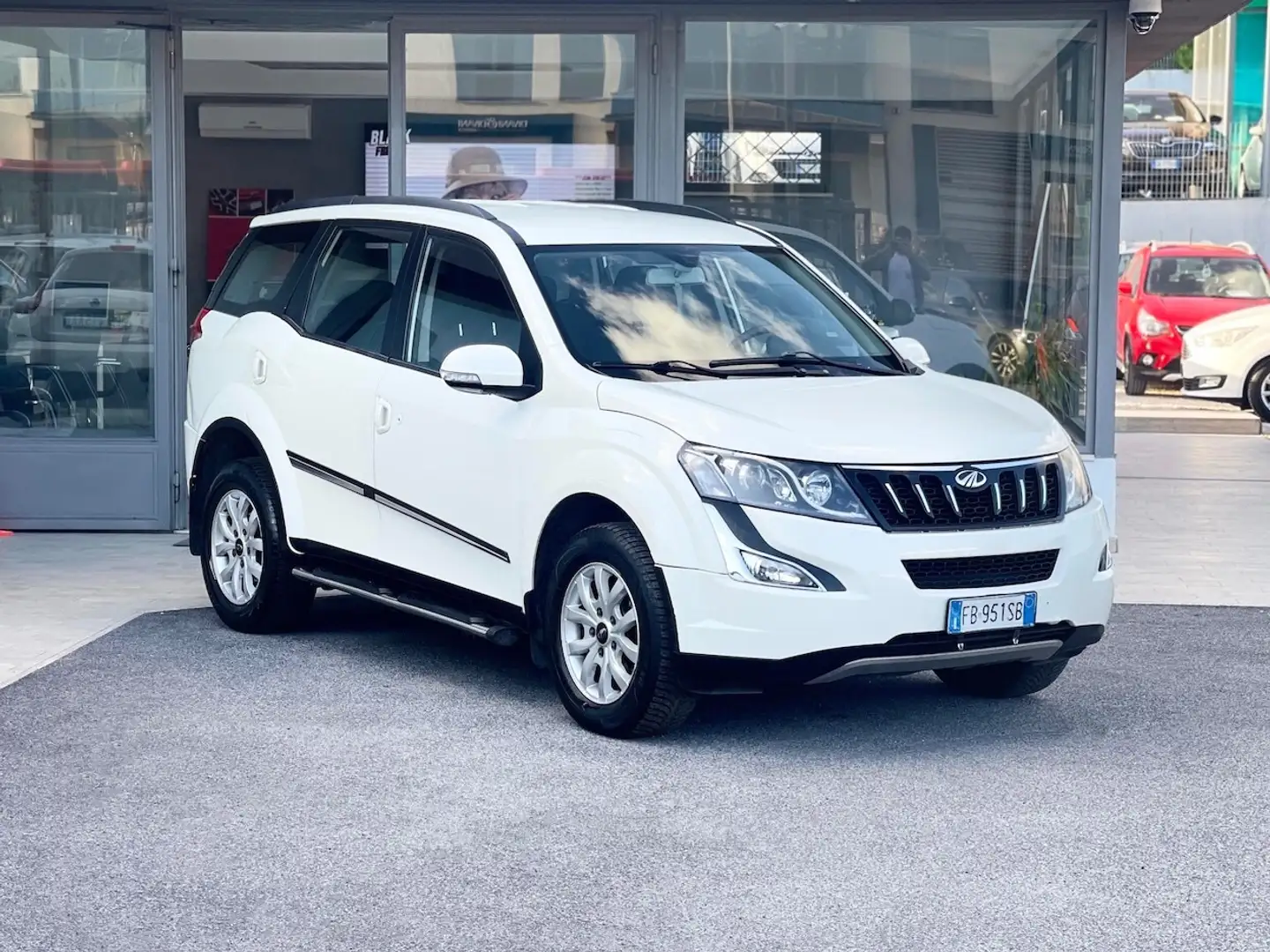 Mahindra XUV500 2.2 Diesel 140CV E5 7 Posti - 2015 Blanco - 1