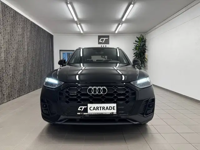 Audi Q5 view 3