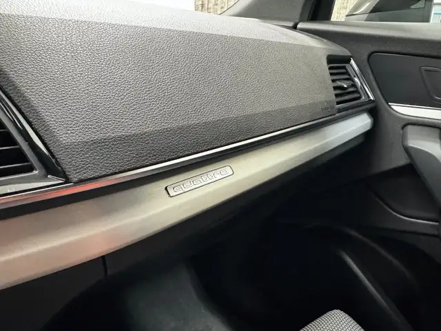 Audi Q5 view 16