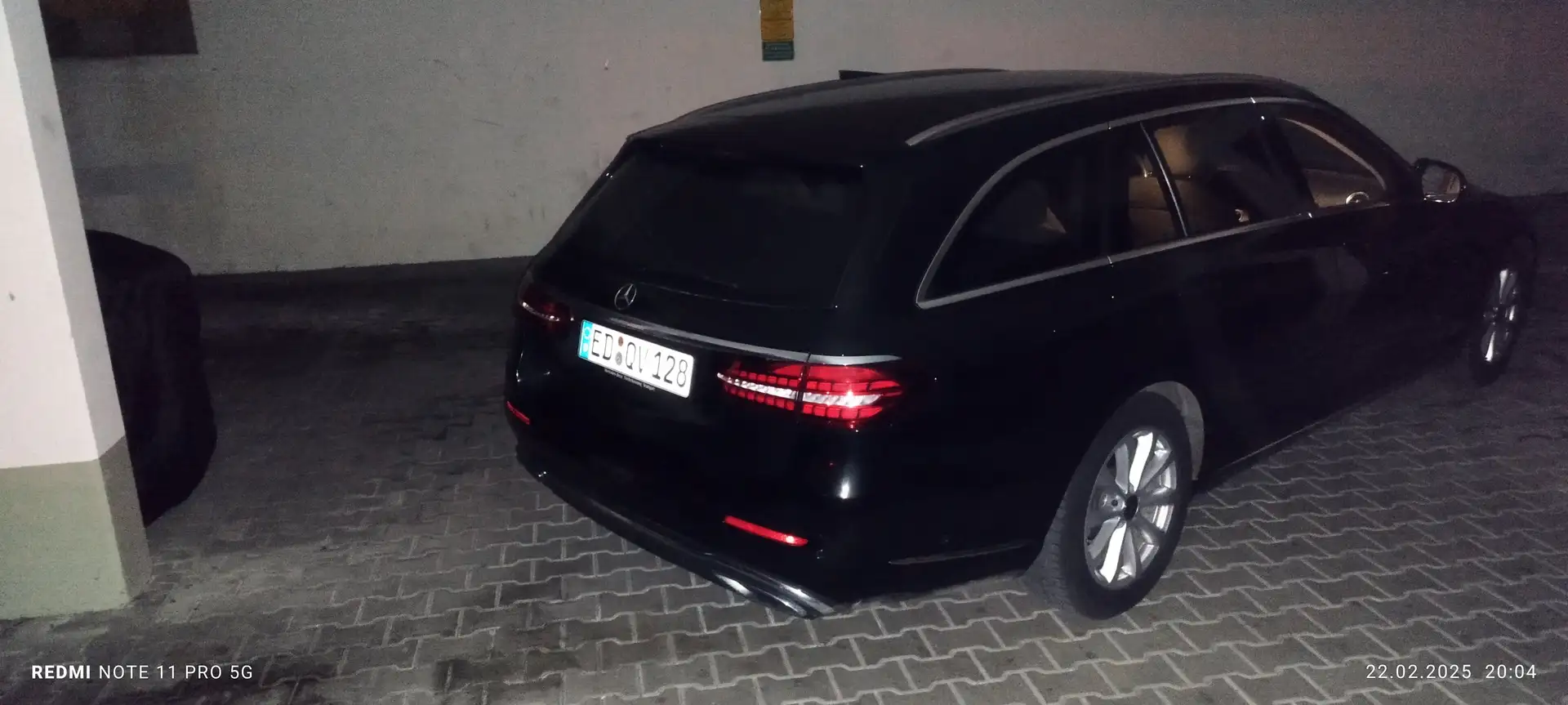 Mercedes-Benz E 200 E 200 d T 9G-TRONIC Exclusive Schwarz - 2