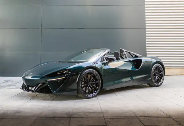 McLaren Artura Spider