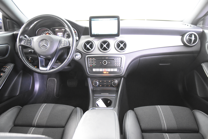 Mercedes-Benz CLA 180 Shooting Brake AMG *Leer*Navigatie* — photo 2
