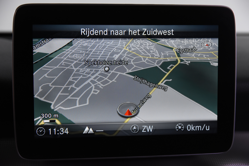 Mercedes-Benz CLA 180 Shooting Brake AMG *Leer*Navigatie* — photo 14