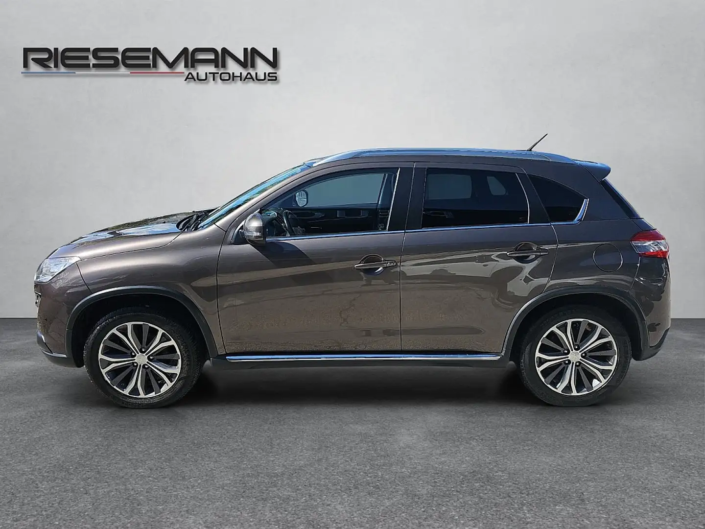 Peugeot 4008 1,6 HDi 115 FAP Allure Marrón - 2