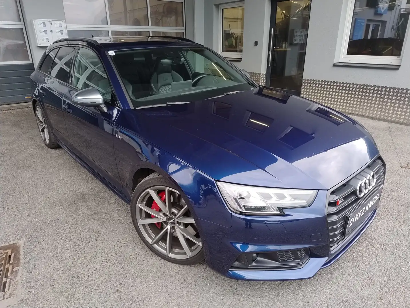 Audi S4 Avant 3,0 TFSI quattro S-tronic Blau - 2