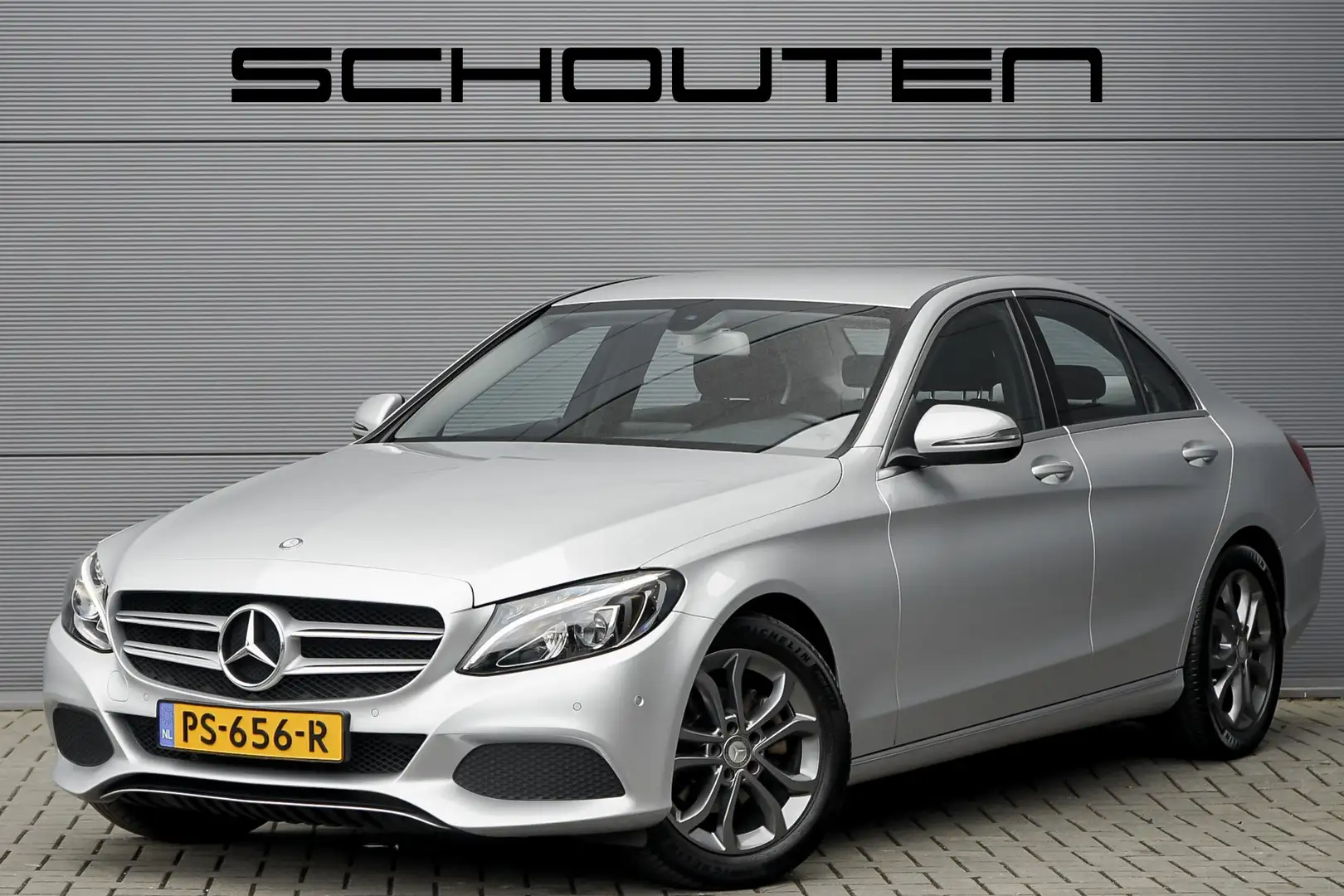 Mercedes-Benz C 180 Avantgarde Burmester Navi Camera Trekhaak Grijs - 1