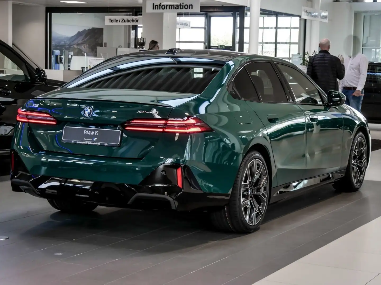 BMW i5 xDrive40 M SPORT PRO INDIVIDUAL AGAVE+HUD+PANO+ACC Verde - 2