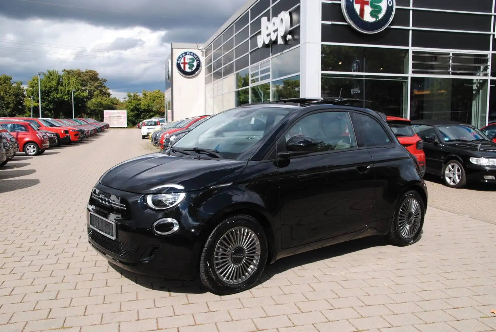Fiat 500e Icon Sky Dome, Winter- & Style Paket Schwarz - 1