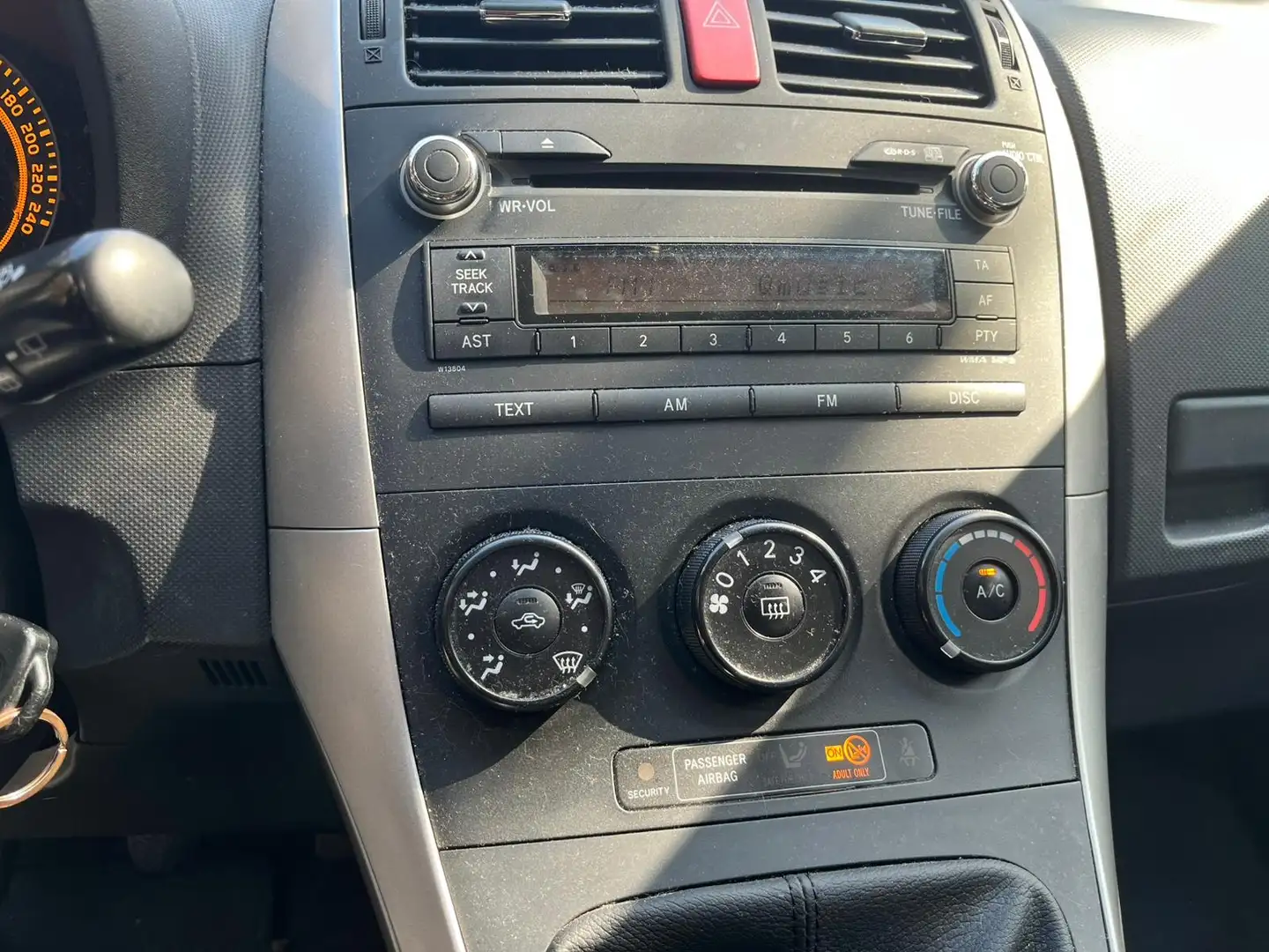 Toyota Auris 1.3 Comfort airco. Gris - 2