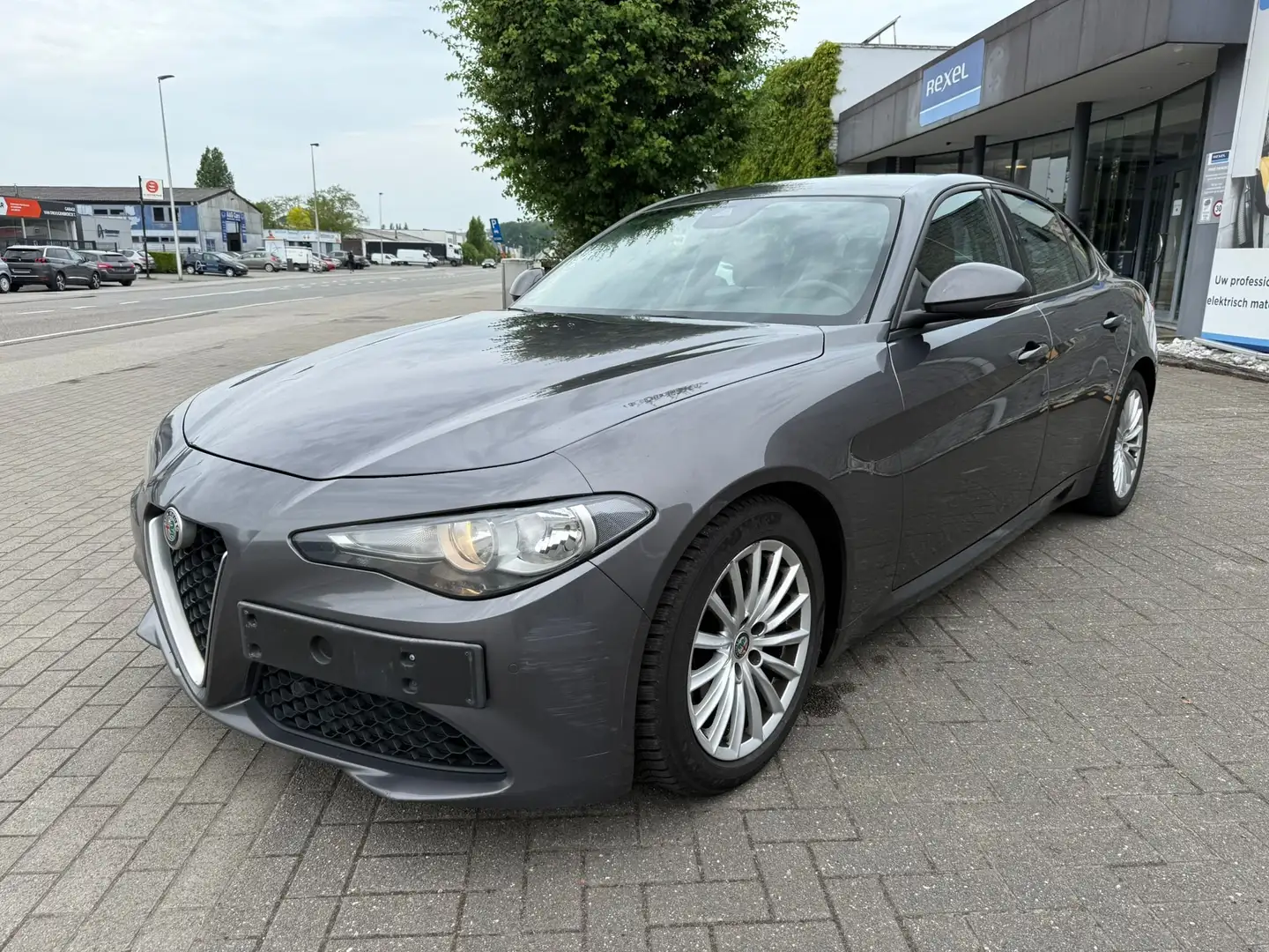 Alfa Romeo Giulia 2.2 JTDm (JAV ECO) Gris - 1