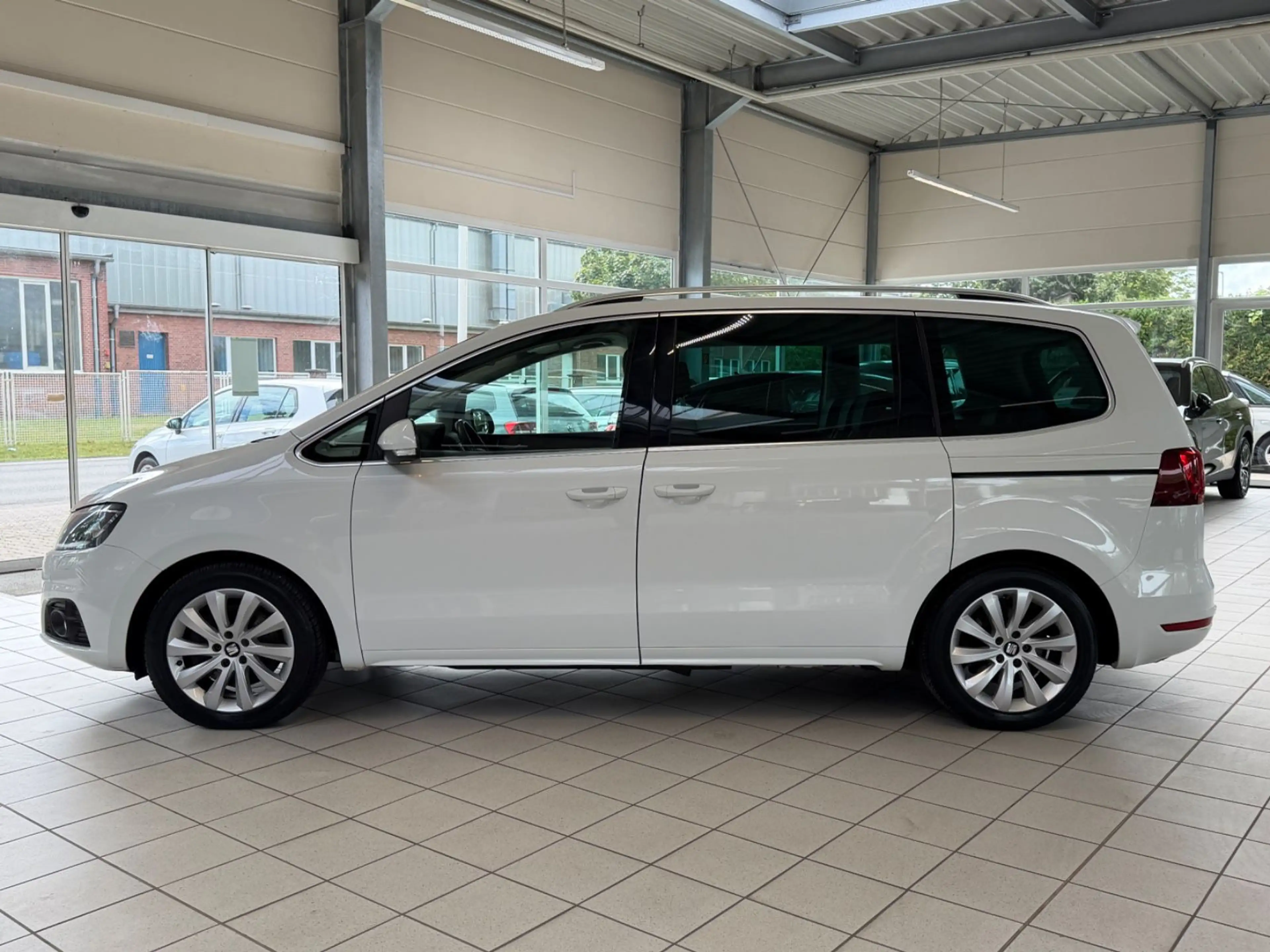 SEAT Alhambra 2.0 TDI Style Plus AWD 7-Sitzer — photo 2