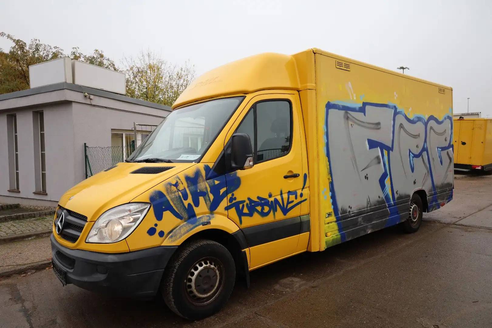 Mercedes-Benz Sprinter/ Koffer/Regalsystem Gelb - 2