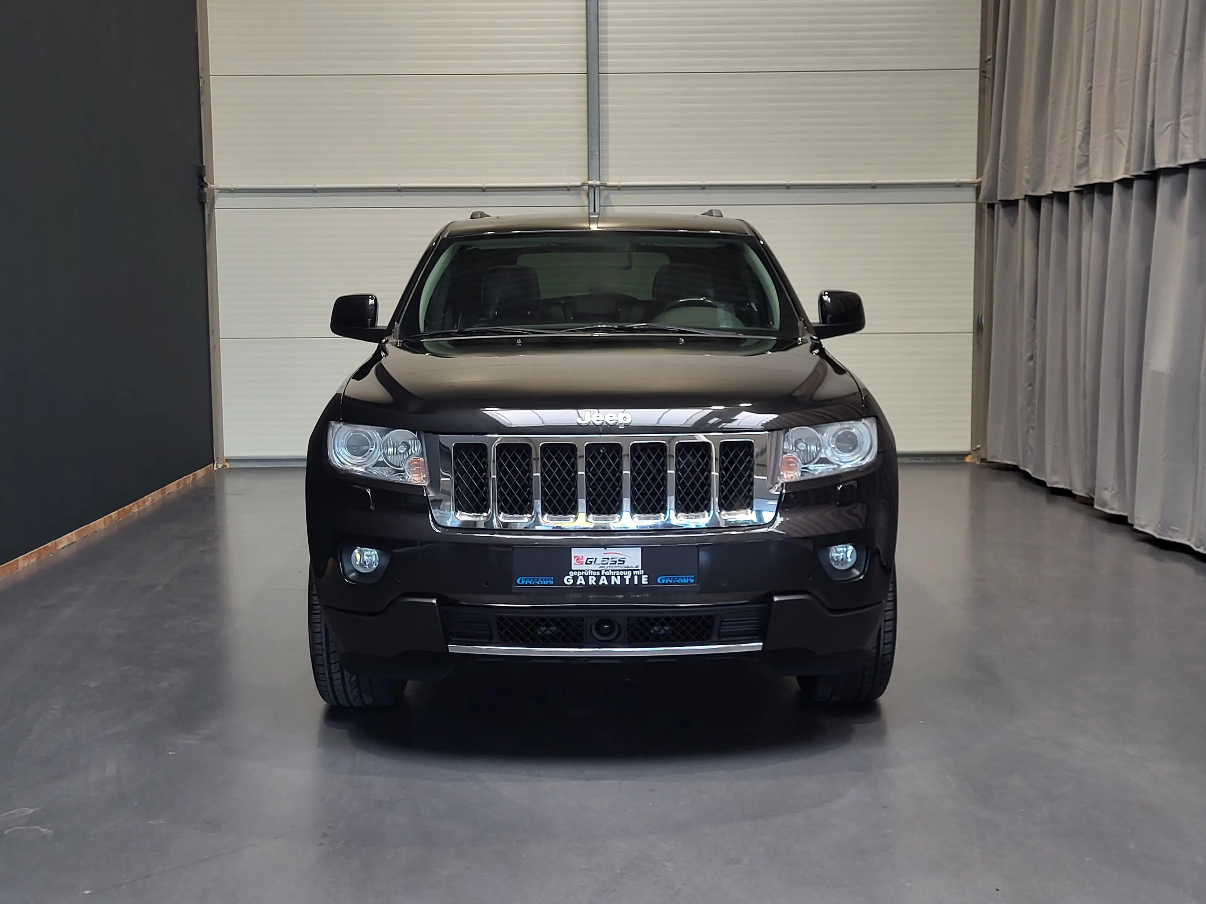 Jeep Grand Cherokee 3.0 CRD Overland *TOP Ausstattung* — photo 2