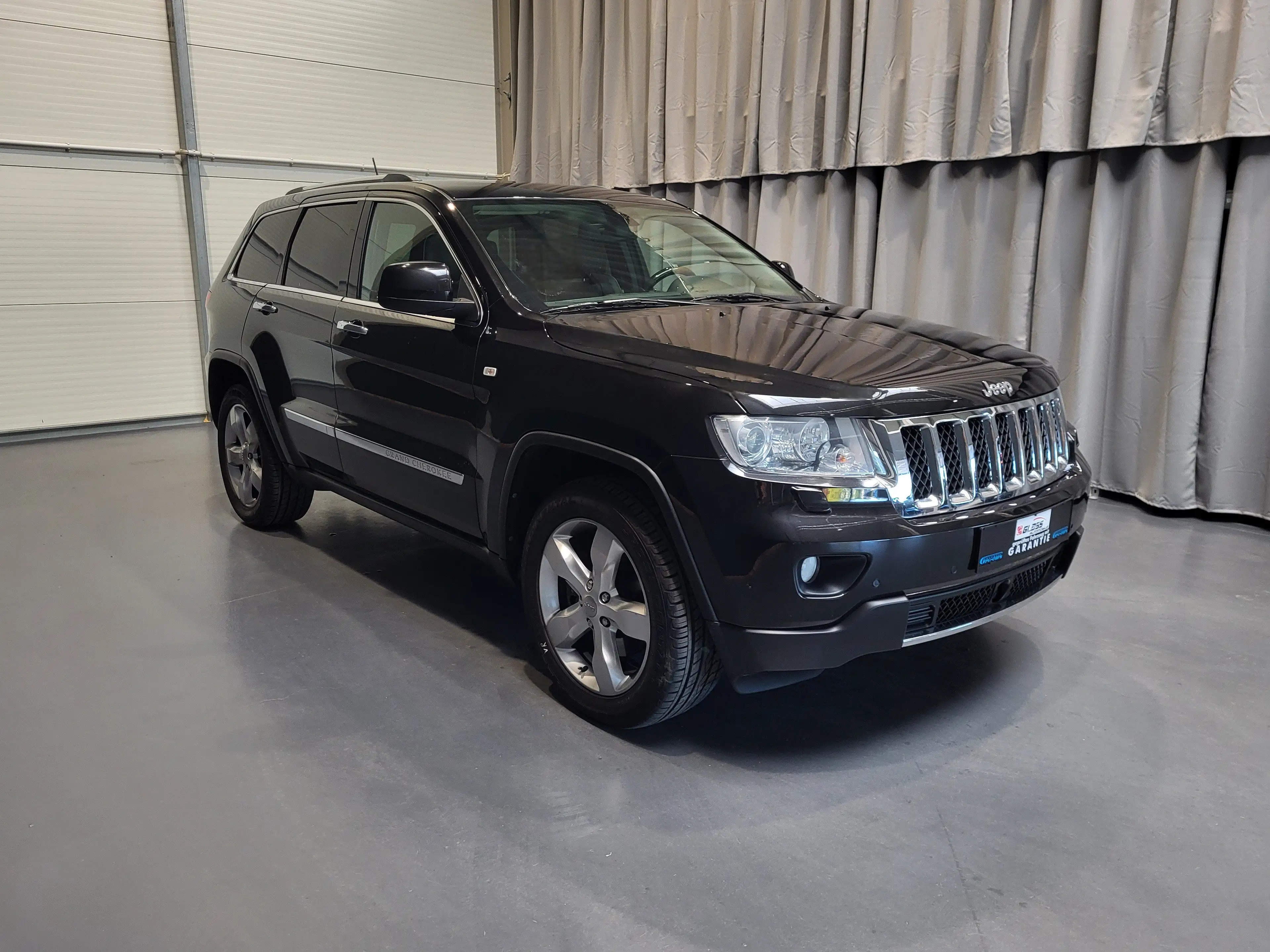 Jeep Grand Cherokee 3.0 CRD Overland *TOP Ausstattung* — photo 3