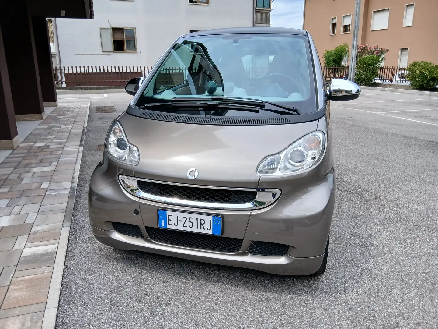 smart forTwo 1.0 Passion 84cv Automatica /Seq e Servosterzo Grigio - 2