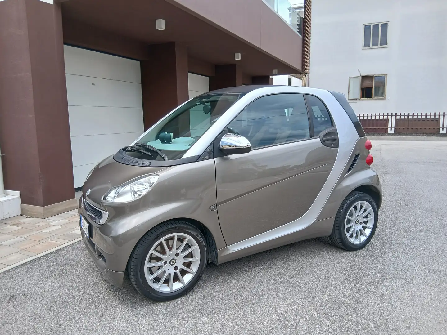smart forTwo 1.0 Passion 84cv Automatica /Seq e Servosterzo Grigio - 1