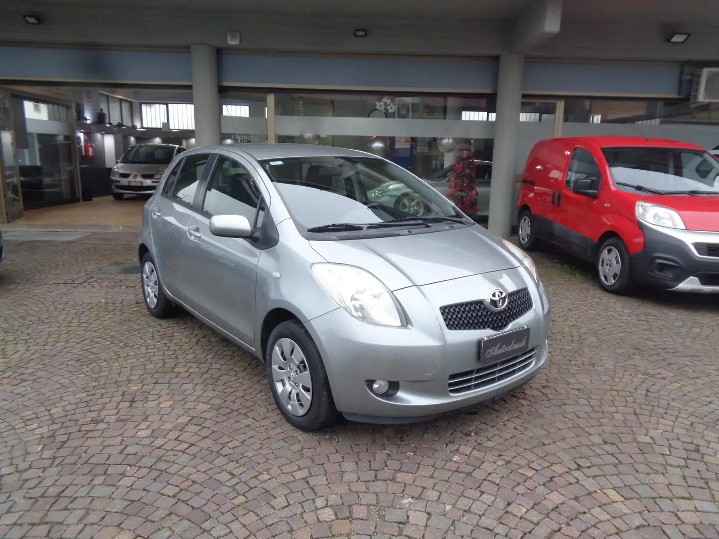 Toyota Yaris Yaris 5p 1.0 Sol (KM VERI FRIZIONE NUOVA....) Grigio - 1