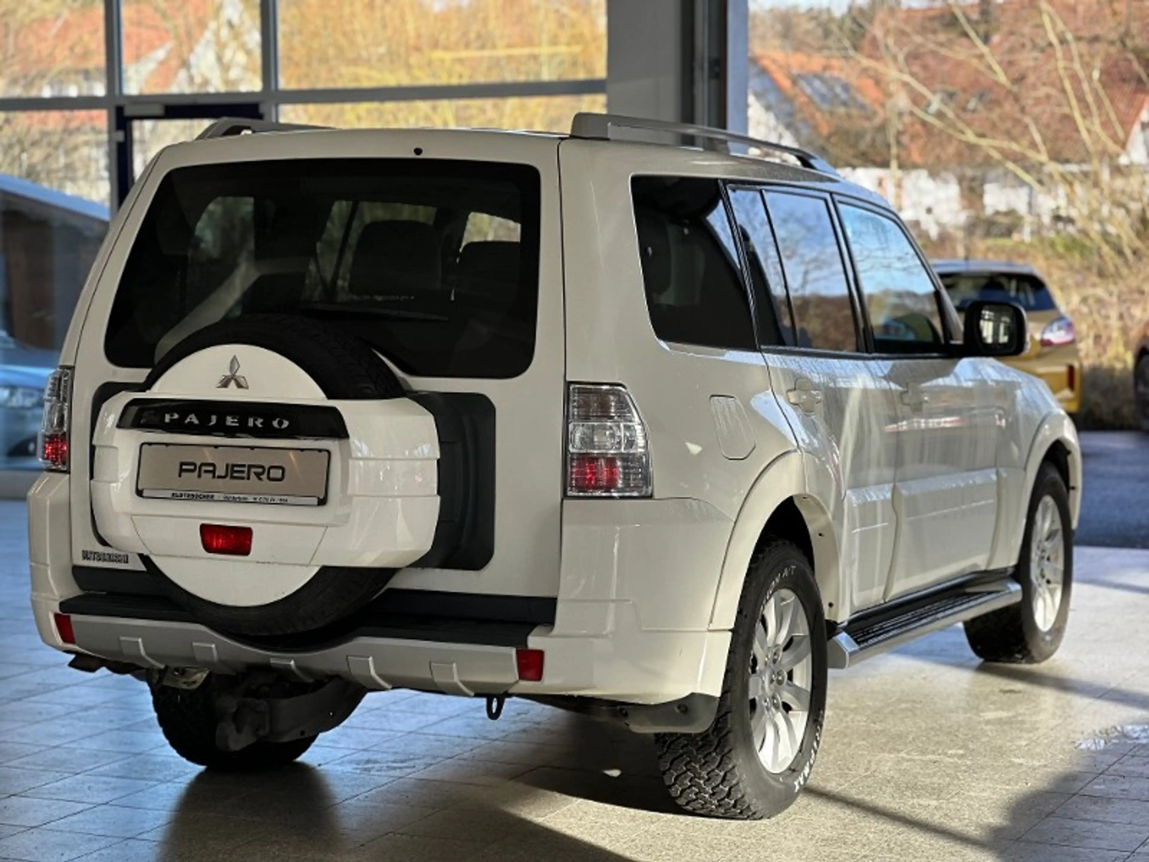 Mitsubishi Pajero 3.2 DI-D Instyle (5-trg.) — photo 3