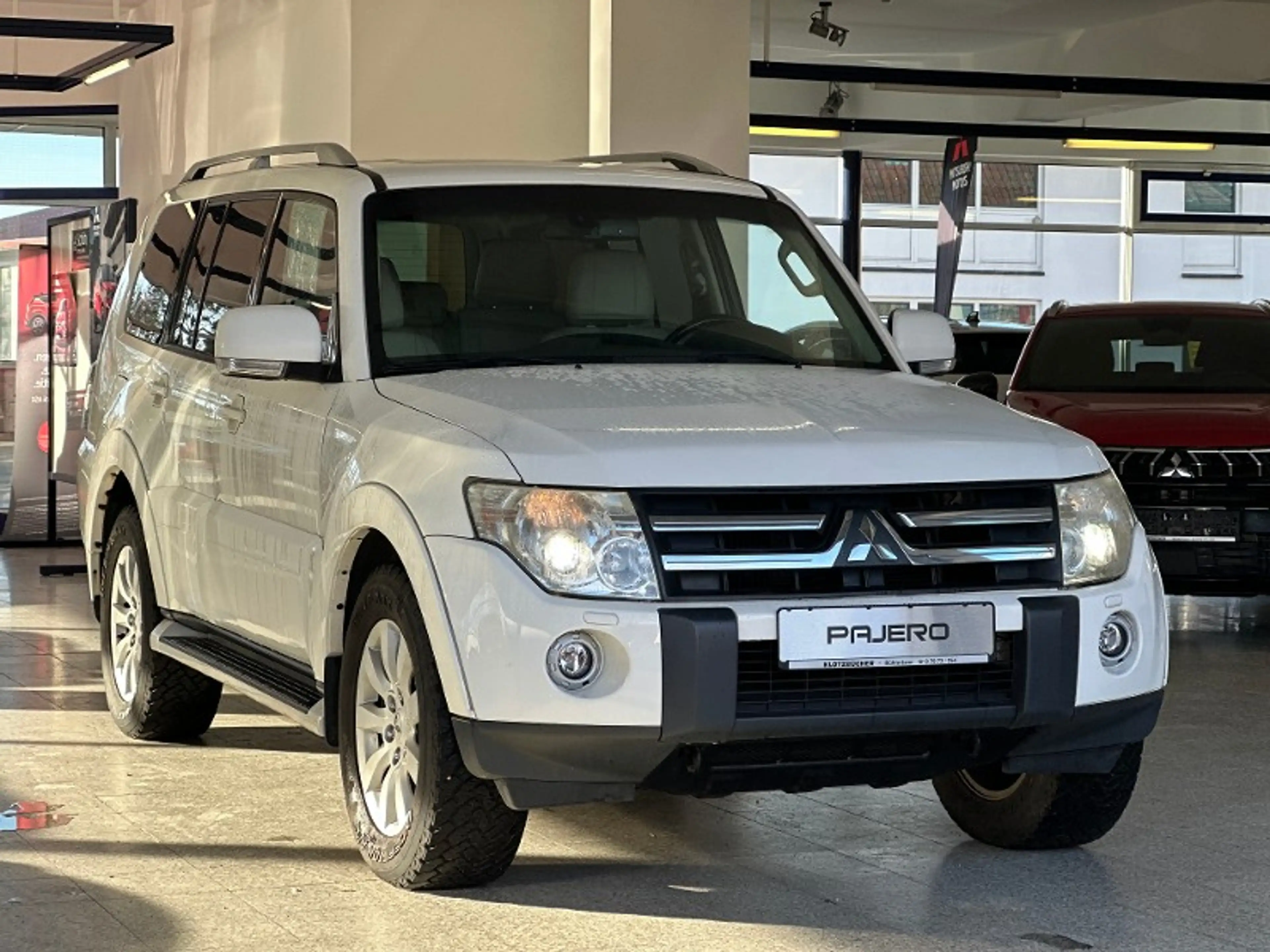 Mitsubishi Pajero 3.2 DI-D Instyle (5-trg.) — photo 2