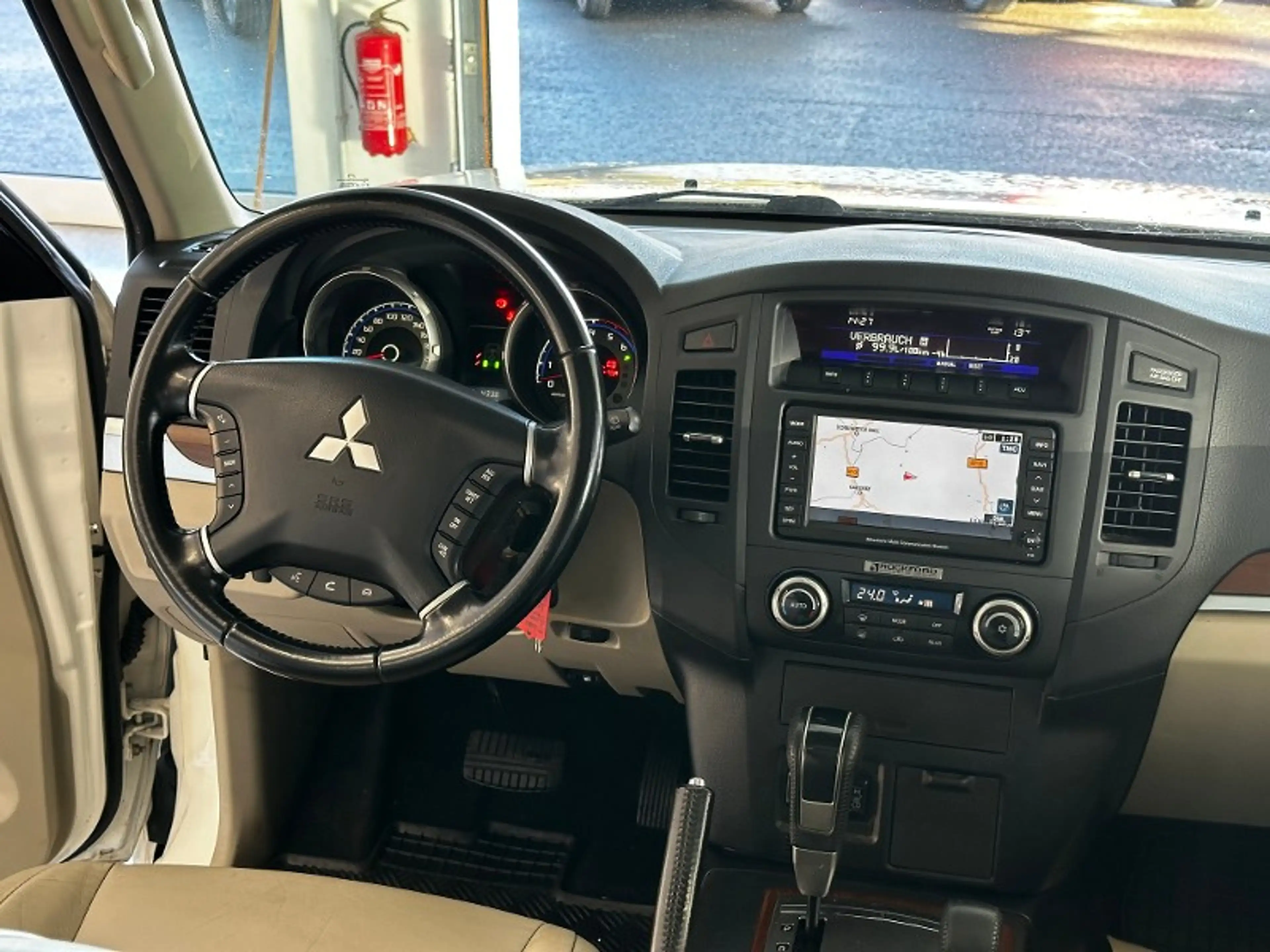 Mitsubishi Pajero 3.2 DI-D Instyle (5-trg.) — photo 14