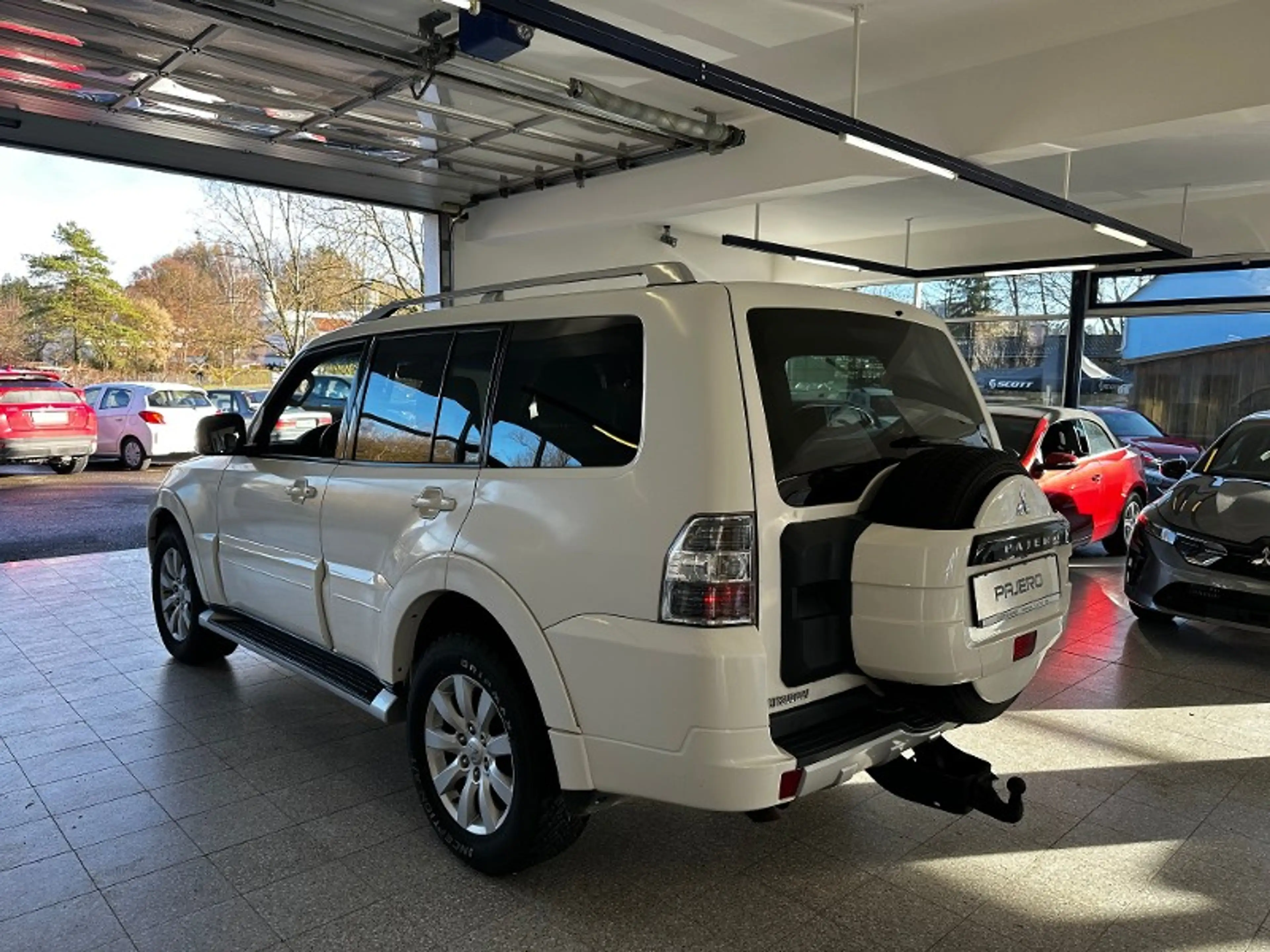 Mitsubishi Pajero 3.2 DI-D Instyle (5-trg.) — photo 4