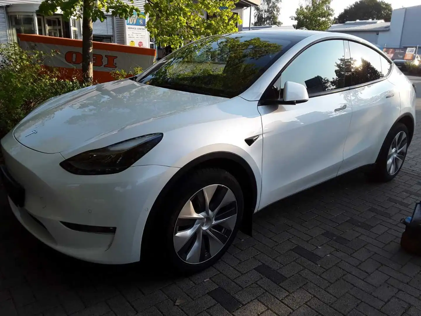 Tesla Model Y Long Range Dual AWD Weiß - 1