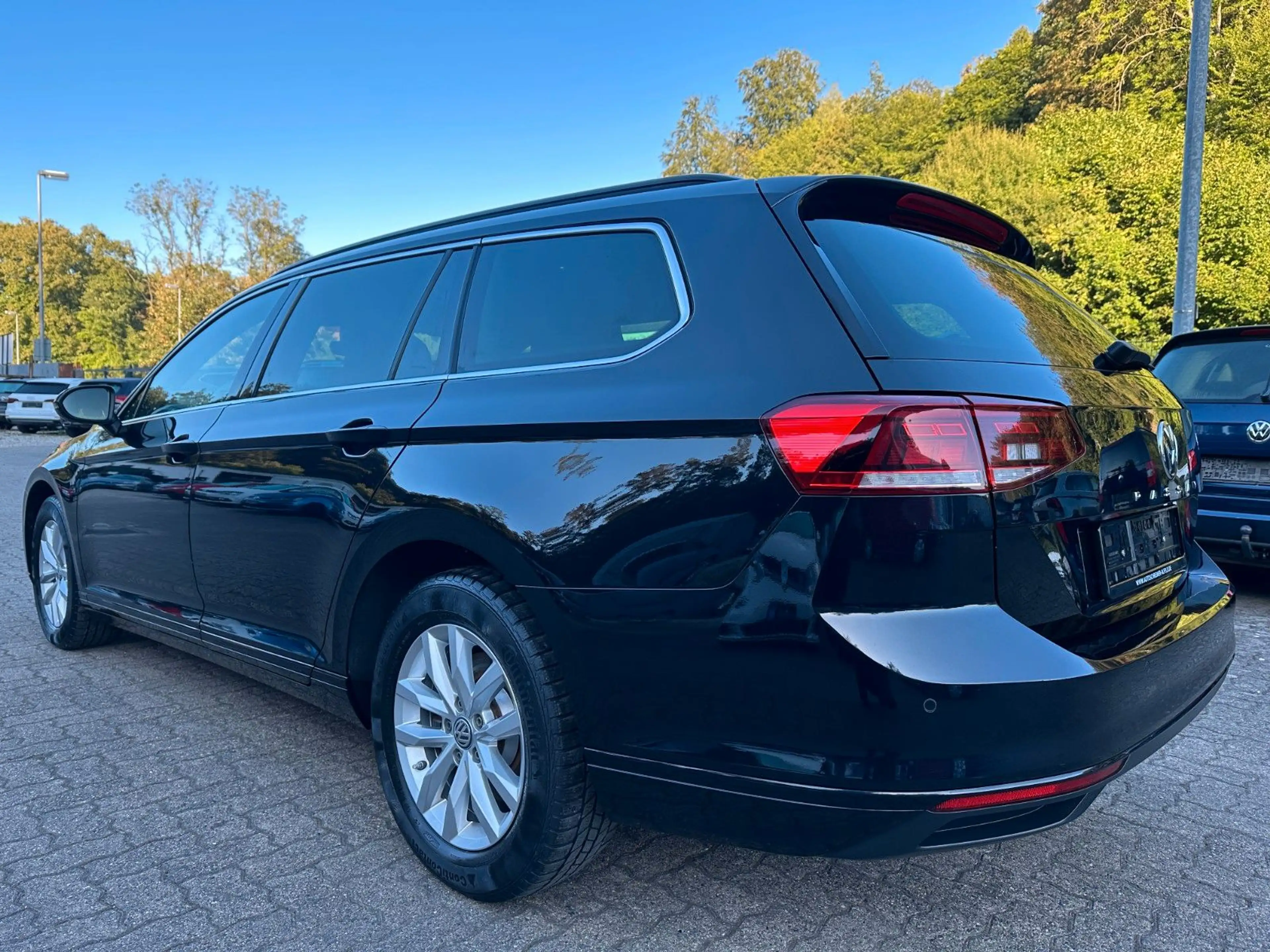 Volkswagen Passat Variant Business DSG ACC SHZ AHK — photo 5
